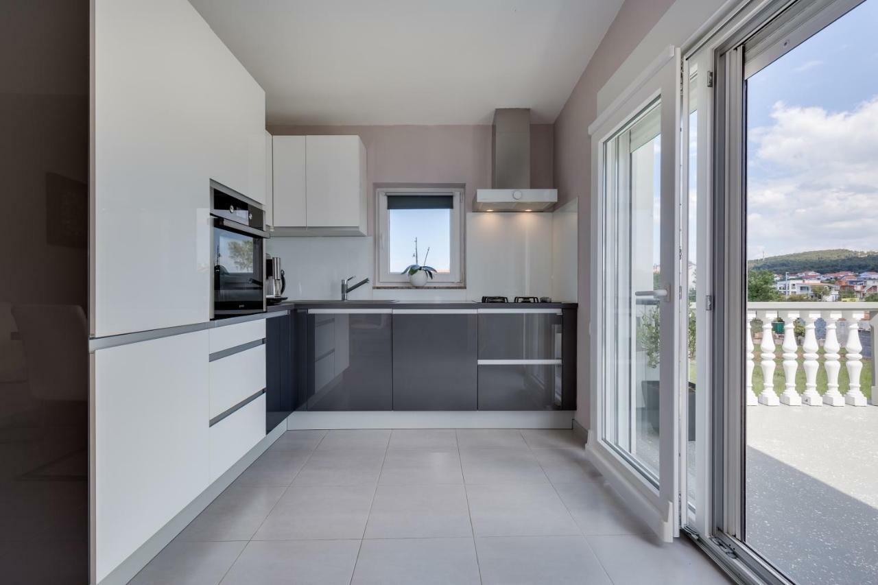Modern And Spacious Apartment Bibinje Exteriér fotografie